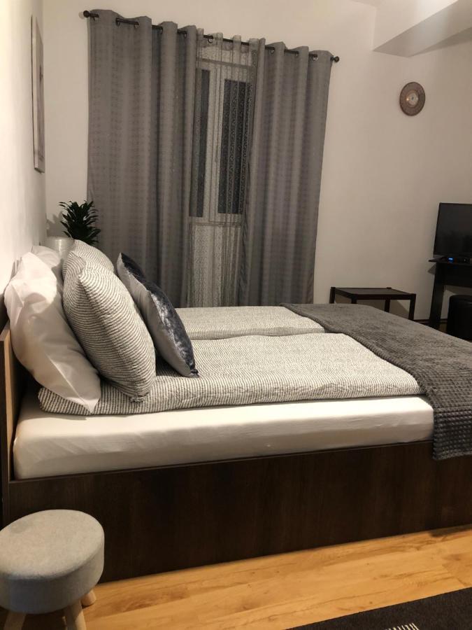 Apartament Basak 2 Apartment Deva Bagian luar foto