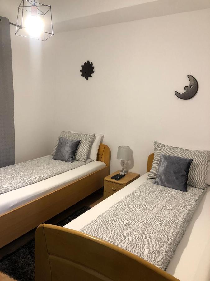 Apartament Basak 2 Apartment Deva Bagian luar foto